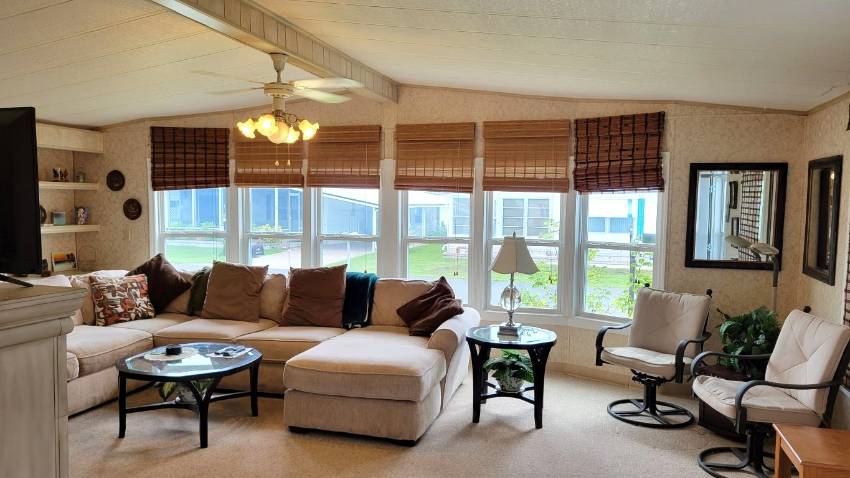 12 Navel Circle a Winter Haven, FL Mobile or Manufactured Home for Sale